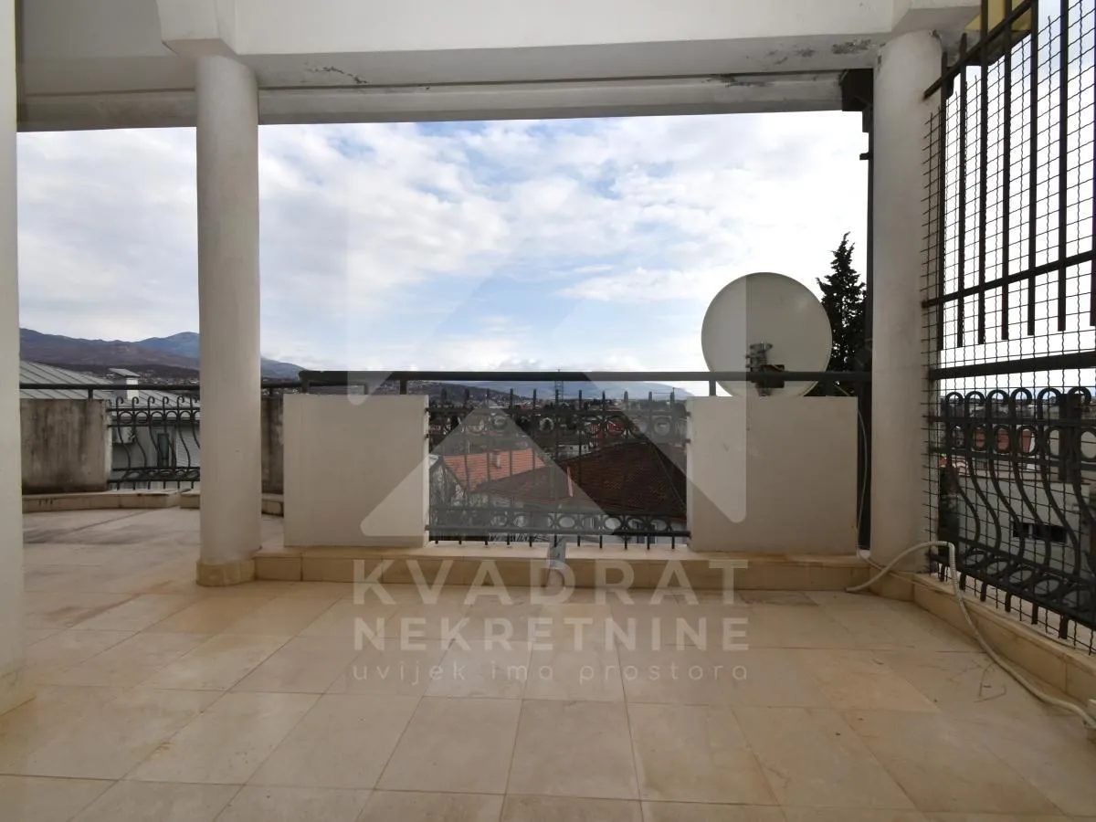 Rent, house, 300m², Gorica C, Podgorica