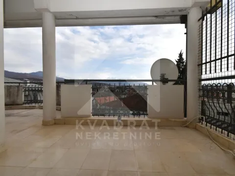 Rent, house, 300m², Gorica C, Podgorica - image 9