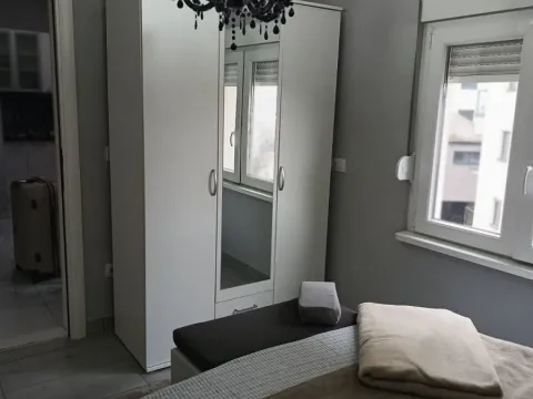 Rent, two bedroom apartment, 50m², Zvezdara Sve Podlokacije, Beograd - image 10