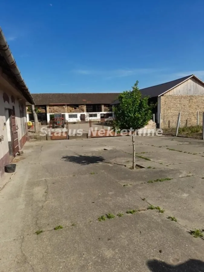 Prodaja, kuća, 875m², Kać, Novi Sad Sve Podlokacije