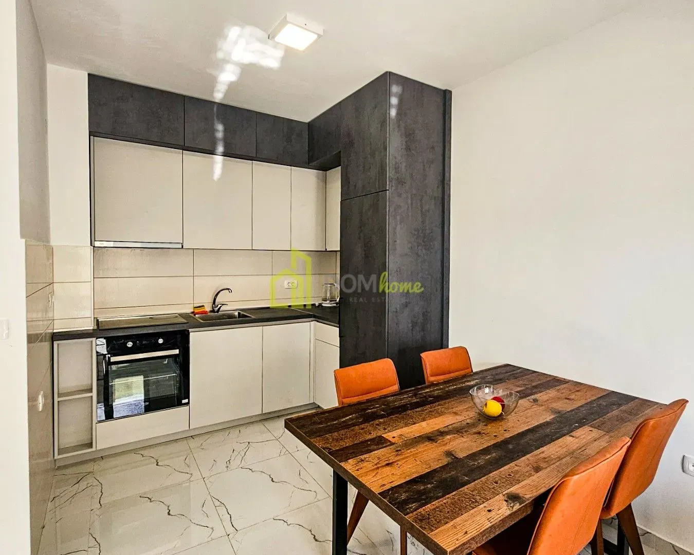 Izdavanje, stan, 45m², Tivat, Crna Gora
