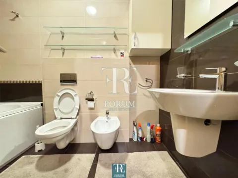 Izdavanje, dvosoban stan, 70m², Blok 6, Podgorica - image 7