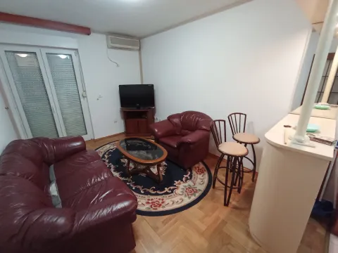 Rent, one bedroom apartment, 45m², Stari Aerodrom, Podgorica - image 8