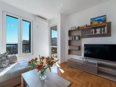 Sale, two bedroom apartment, 69m², Bečići, Budva - image 10