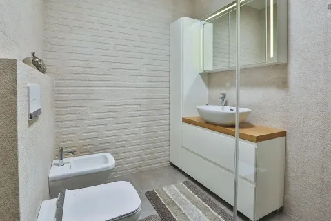 Izdavanje, dvosoban stan, 117m², Centar, Budva - image 13