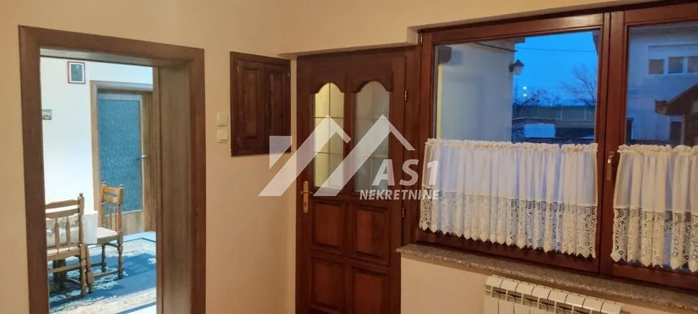 Izdavanje, kuća, 95m², Sremski Karlovci, Novi Sad