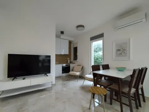 Sale, one bedroom apartment, 68m², Baošići, Herceg Novi - image 2