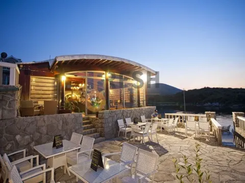 Prodaja, ugostiteljski objekat, 400m², Tivat, Crna Gora - image 24