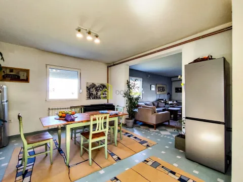 Prodaja, kuća, 150m², Tološi, Podgorica - image 21