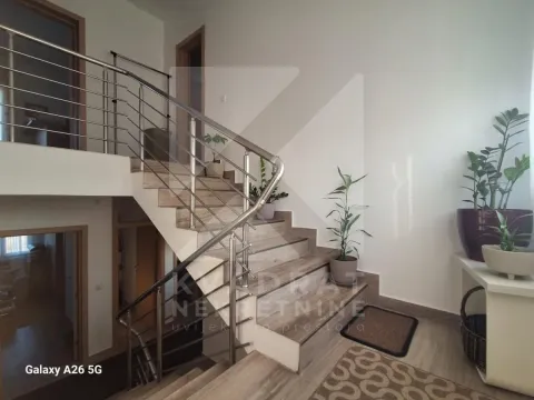 Prodaja, kuća, 160m², Donja Gorica, Podgorica - image 19