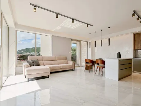 Stan in Rafailovići