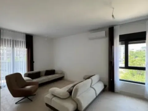 Izdavanje, jednosoban stan, 53m², City Kvart, Podgorica - image 6