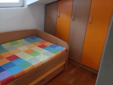 Izdavanje, dvosoban stan, 53m², Cetinje, Crna Gora - image 6