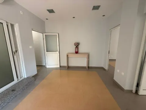 Rent, office space, 87m², Centar, Podgorica - image 7