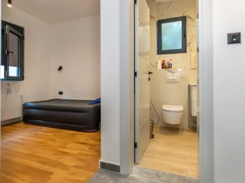 Rent, house, 180m², Gornja Gorica, Podgorica - image 15