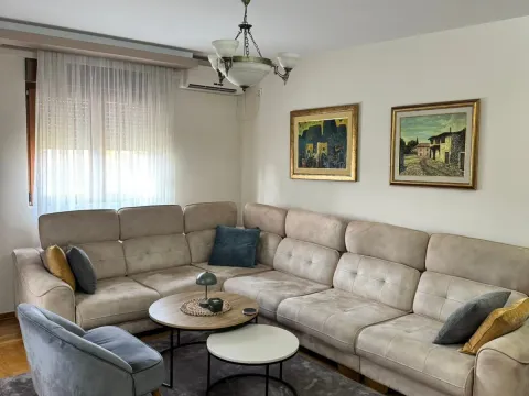 Prodaja, trosoban stan, 87m², Stari Aerodrom, Podgorica - image 3