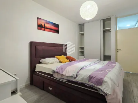 Izdavanje, dvosoban stan, 100m², Preko Morače, Podgorica - image 11