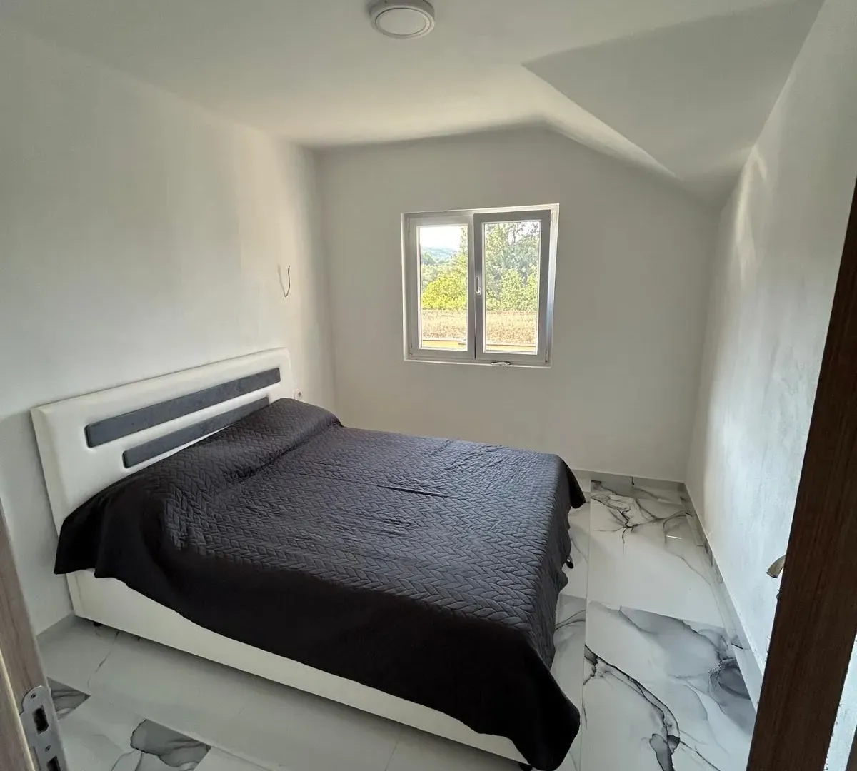 Rent, three bedroom apartment, 80m², Radanovići, Kotor