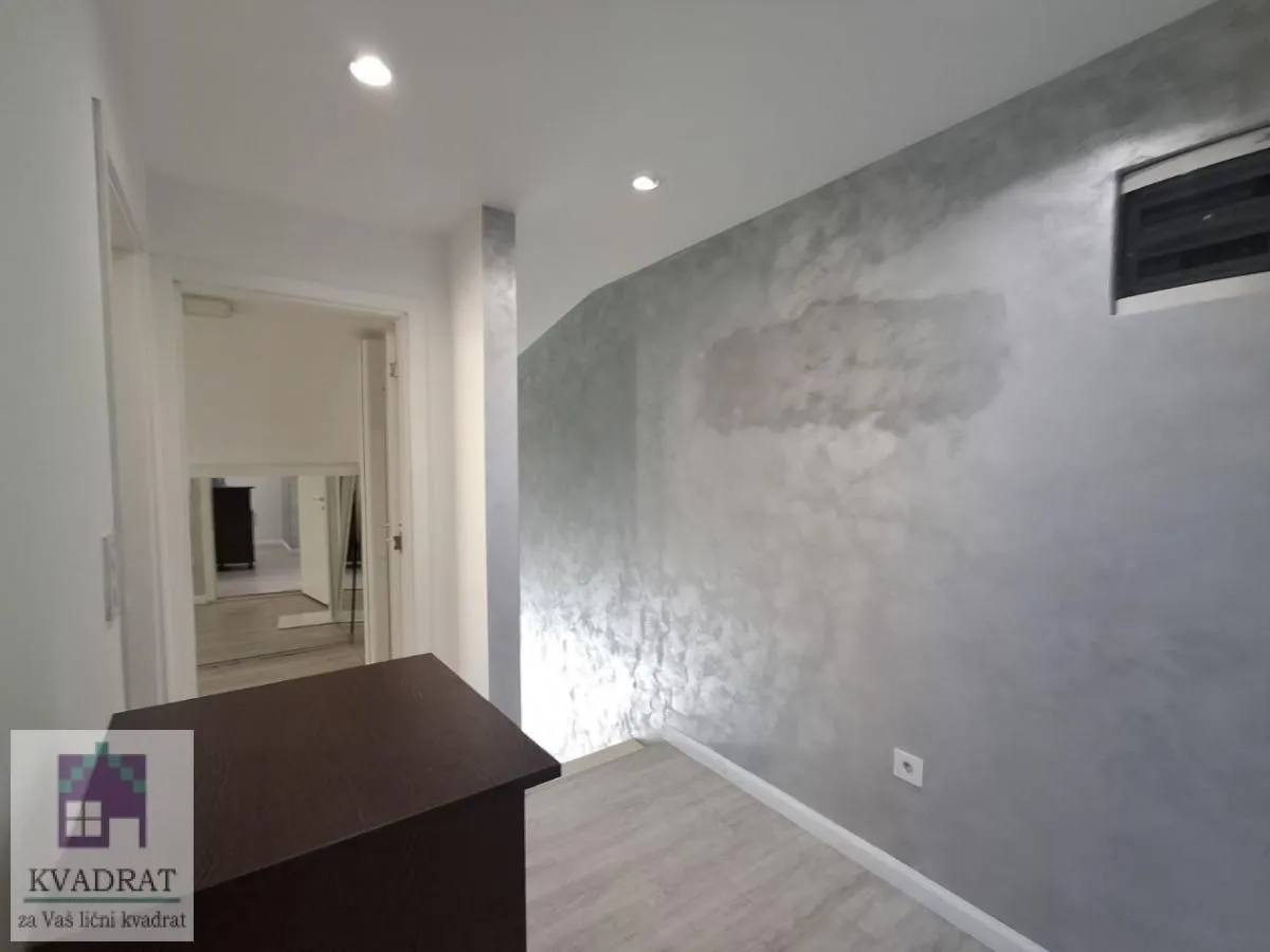 Prodaja, četvorosoban stan, 118m², Đeram Pijaca, Beograd