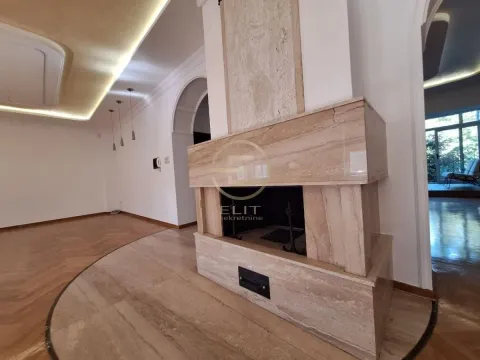 Izdavanje, poslovni prostor, 213m², Centar, Novi Sad - image 3