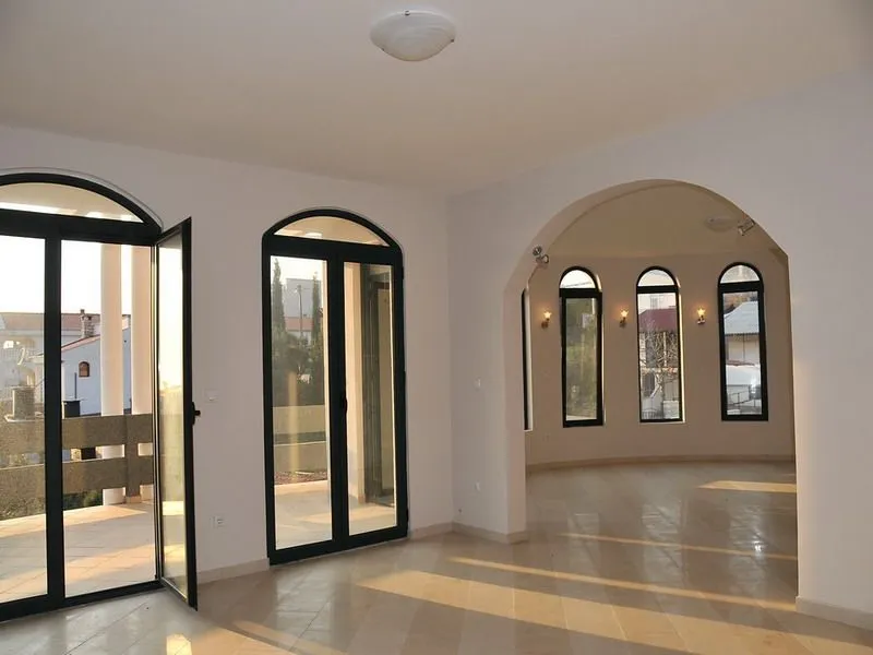 Sale, house, 450m², Utjeha, Bar
