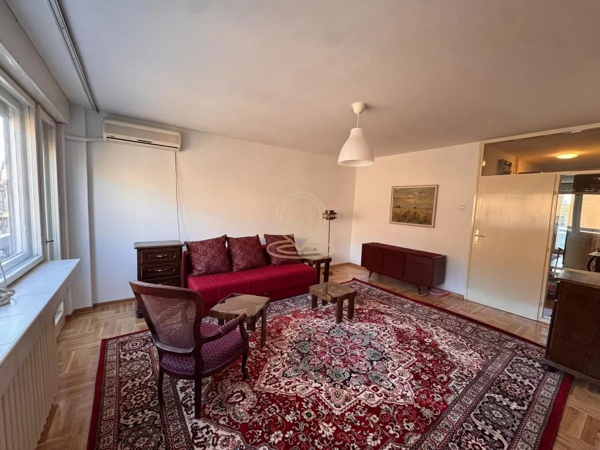 Izdavanje, trosoban stan, 78m², Kalenić Pijaca, Vračar Sve Podlokacije