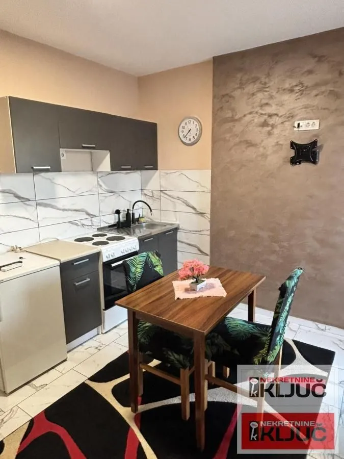 Izdavanje, garsonjera, 24m², Adice, Novi Sad Sve Podlokacije