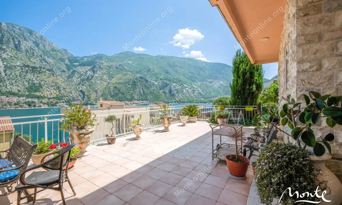 Prodaja, kuća, 172m², Muo, Kotor