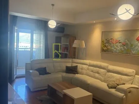 Rent, two bedroom apartment, 90m², Podgorica, Crna Gora - image 1
