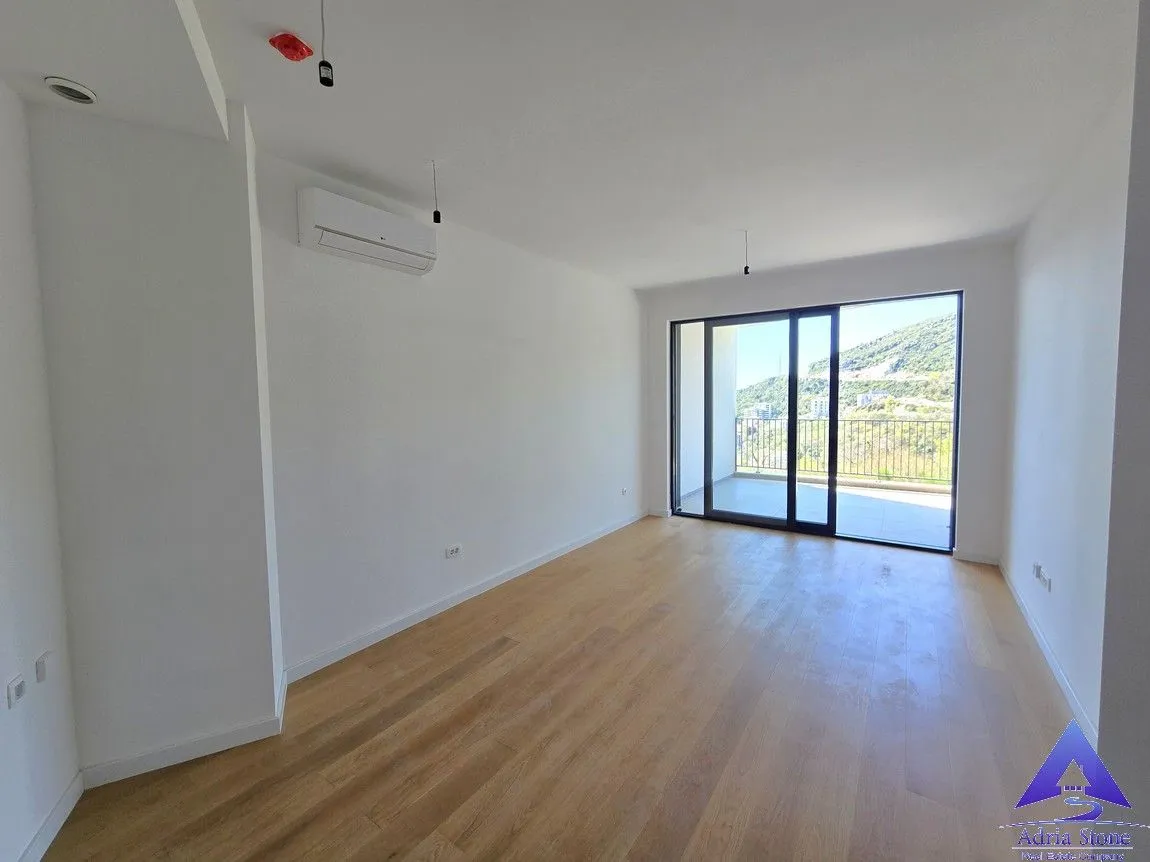 Sale, one bedroom apartment, 60m², Bečići, Budva