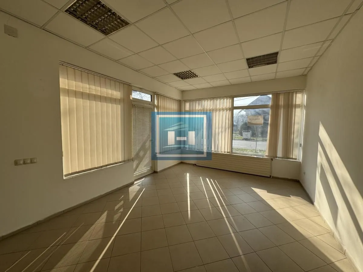 Rent, office space, 35m², Ćuprija, Srbija