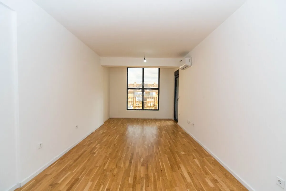 Izdavanje, dvosoban stan, 67m², Stari Aerodrom, Podgorica