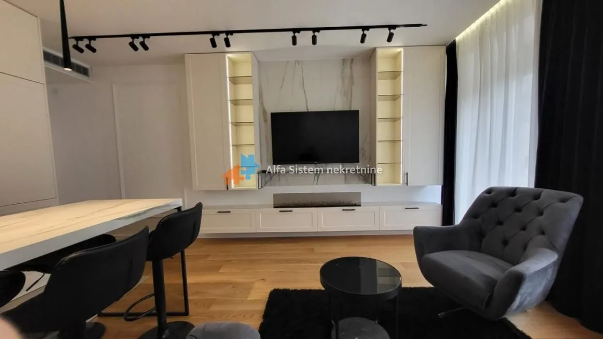 Izdavanje, dvosoban stan, 40m², Voždovac Sve Podlokacije, Beograd