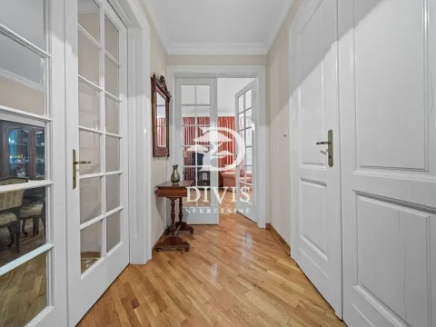 Sale, house, 237m², Vračar Sve Podlokacije, Beograd - image 4