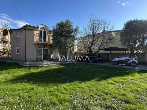 Rent, house, 200m², Donja Gorica, Podgorica - image 2