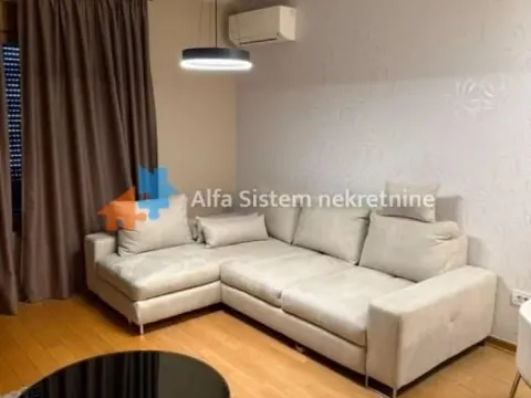 Stan in Južni Bulevar