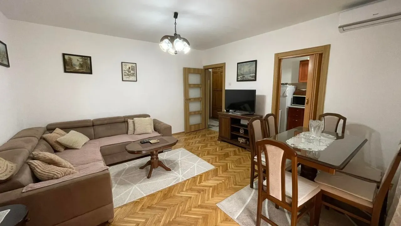 Izdavanje, jednosoban stan, 49m², Budva, Crna Gora