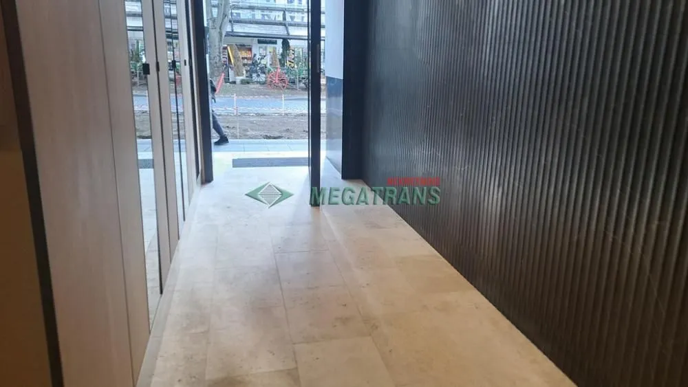 Izdavanje, četvorosoban stan, 112m², Centar, Novi Sad