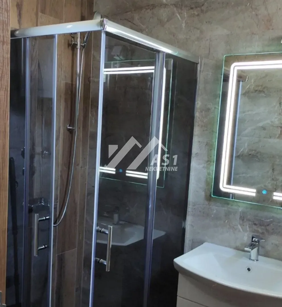 Rent, office space, 350m², Petrovaradin, Novi Sad