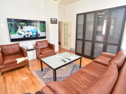 Sale, three bedroom apartment, 86m², Stari Grad, Budva - image 18