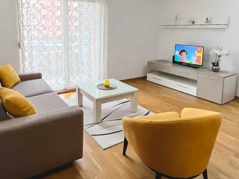 Izdavanje, jednosoban stan, 51m², City Kvart, Podgorica - image 9