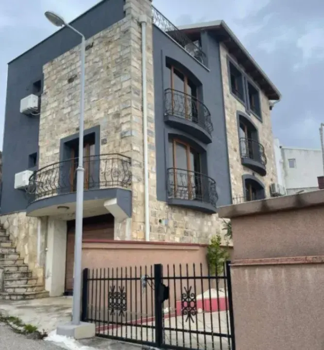 Prodaja, kuća, 277m², Bečići, Budva