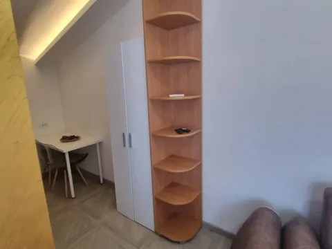 Izdavanje, jednosoban stan, 40m², Tološi, Podgorica - image 6