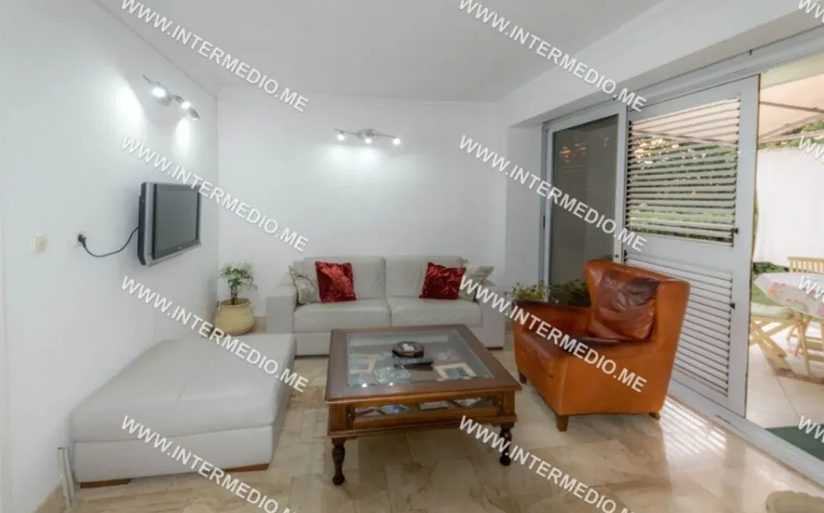 Prodaja, dvosoban stan, 76m², Savina, Herceg Novi