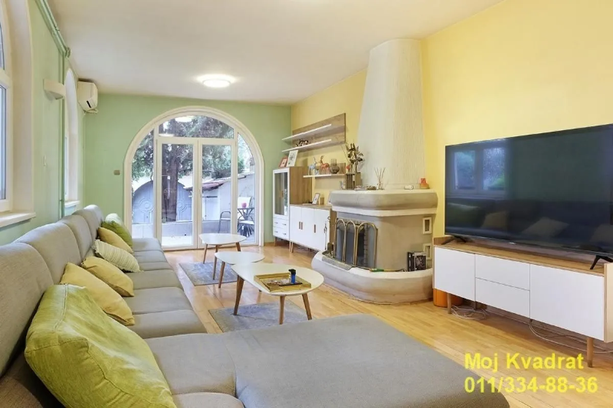 Izdavanje, kuća, 205m², Karaburma, Palilula Sve Podlokacije