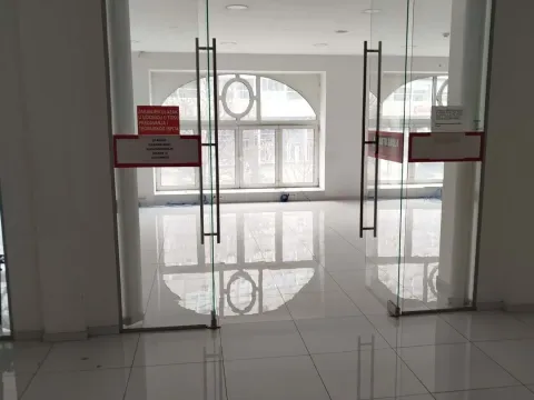 Izdavanje, poslovni prostor, 190m², Stari Grad, Beograd - image 2