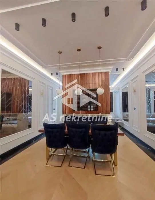 Prodaja, četvorosoban stan, 100m², Vračar Sve Podlokacije, Beograd