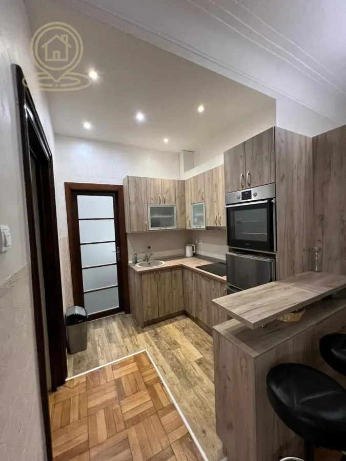 Izdavanje, dvosoban stan, 70m², Stari Grad, Beograd