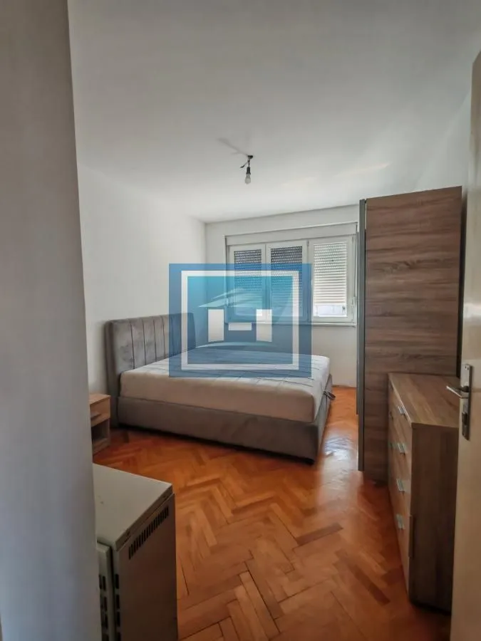 Prodaja, dvosoban stan, 53m², Centar, Paraćin