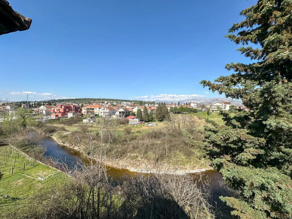 Izdavanje, kuća, 220m², Stari Aerodrom, Podgorica